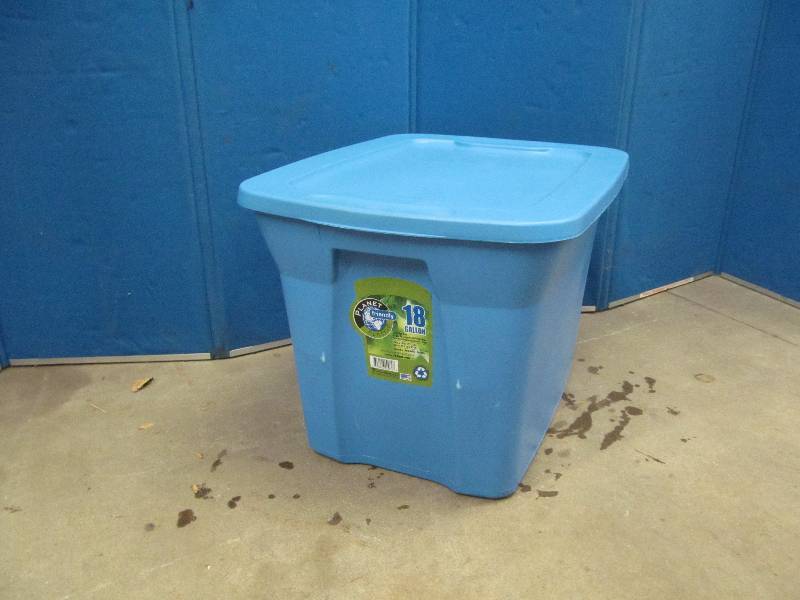 lot 248 image: Storage Tote