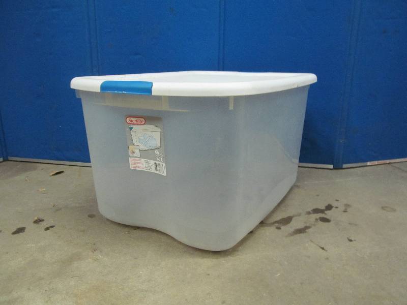 lot 253 image: Storage Tote