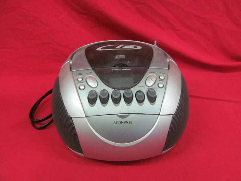 lot 3 image: Audiovox Player