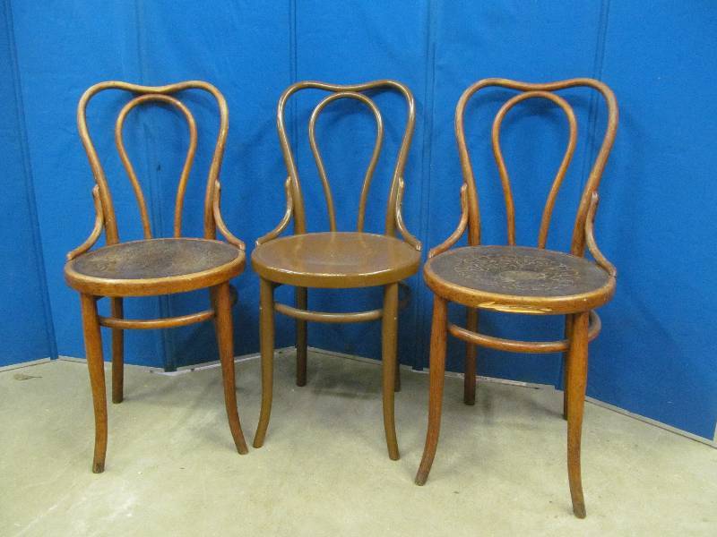 lot 5 image: Vintage Dining Chairs