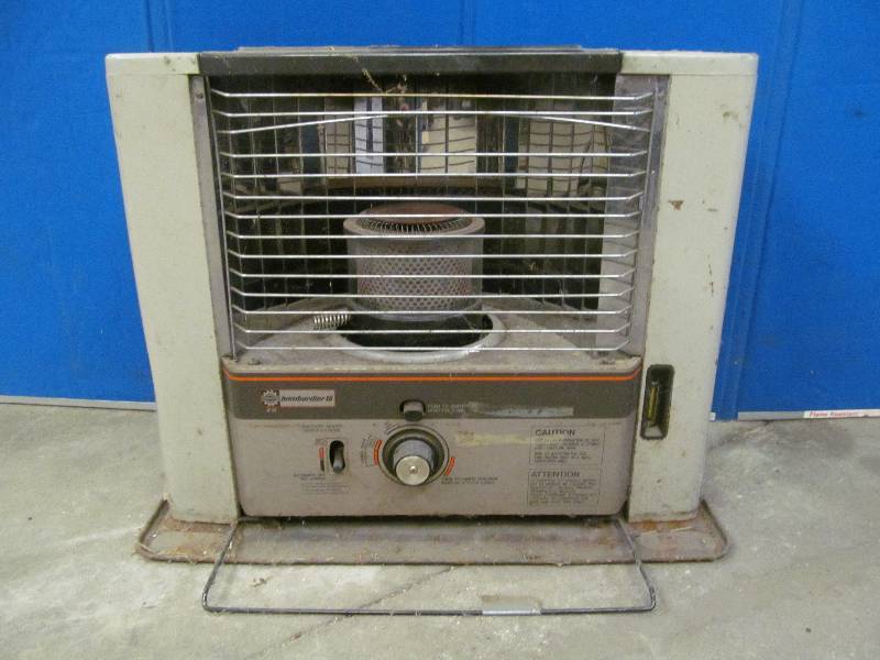 lot 10 image: Kerosene Heater