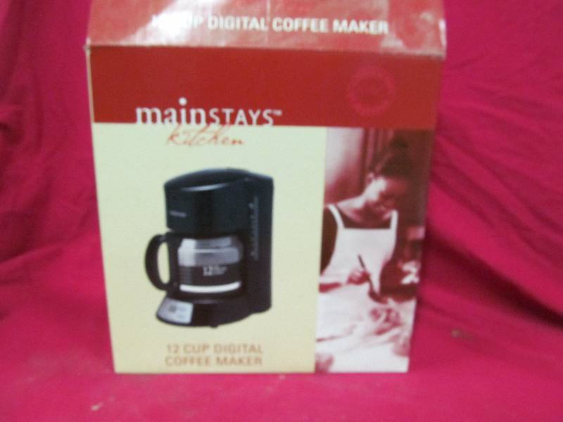 lot 23 image: Mainstays Coffee Maker