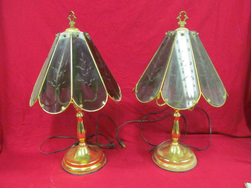 lot 44 image: Table Lamp