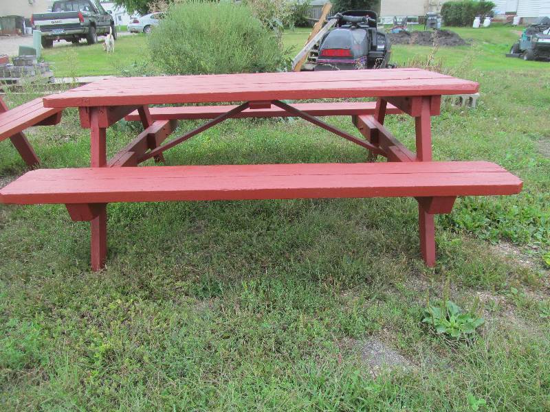 lot 59 image: Picnic Table
