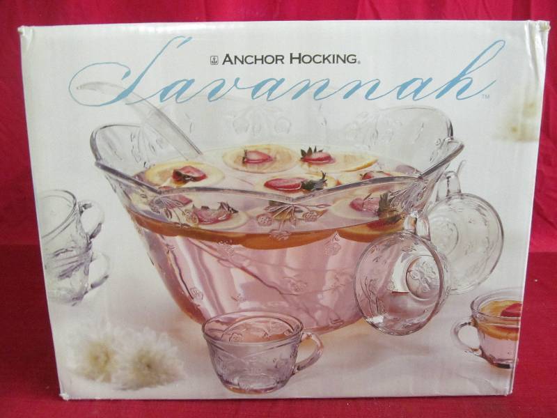 lot 68 image: Anchor Hocking Punch Bowl