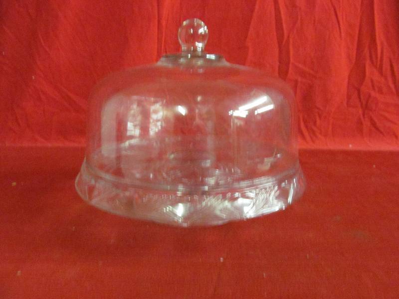 lot 70 image: Cake Plate Stand