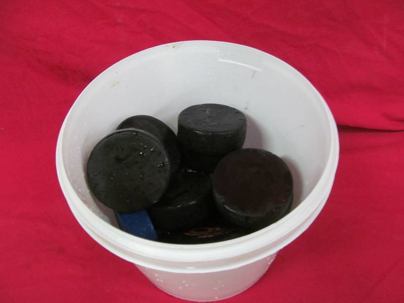 lot 265 image: Hockey Pucks