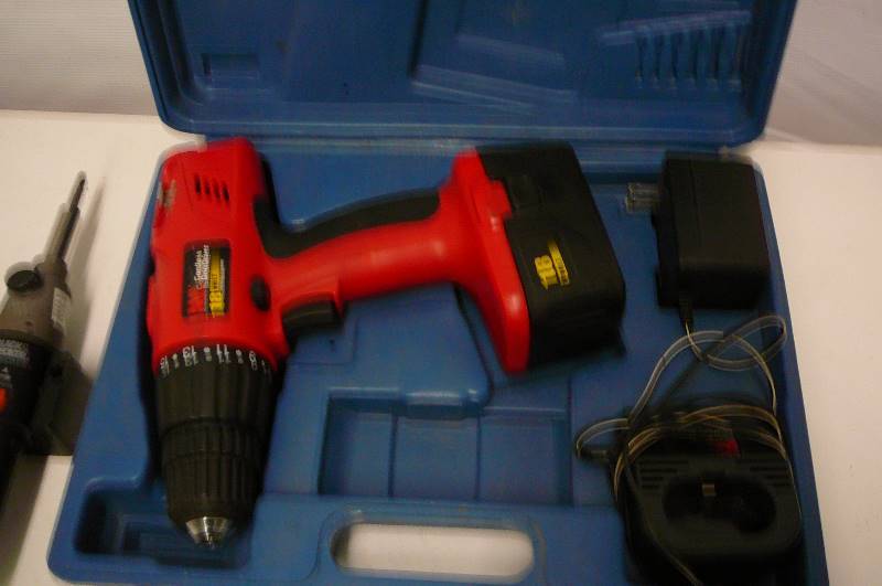 Black- Decker Screw Driver Drill Kit