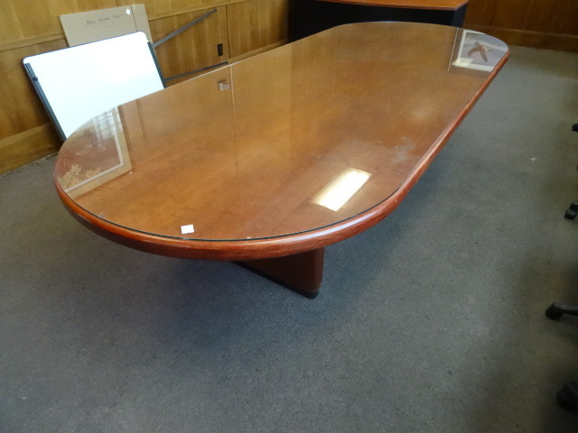 lot 1 image: Conference Table