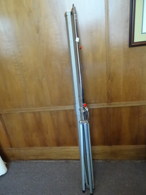 lot 12 image: Projector Screen