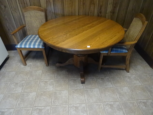 lot 16 image: Table & Chairs