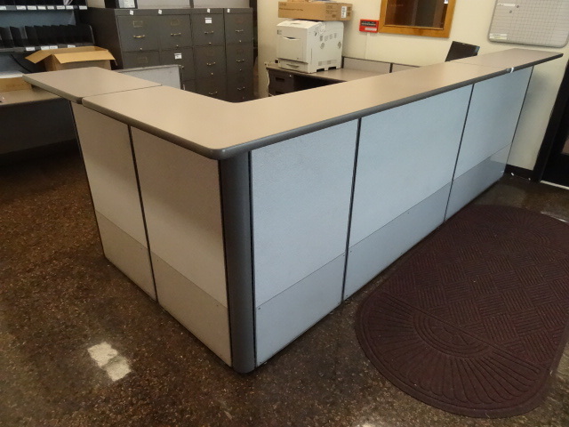 lot 40 image: Receptionist Station