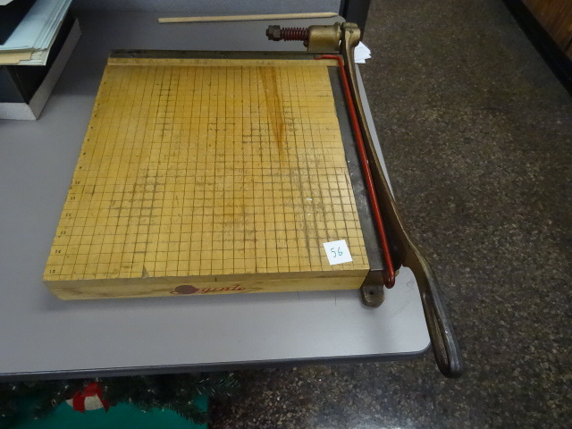 lot 56 image: Paper Cutter