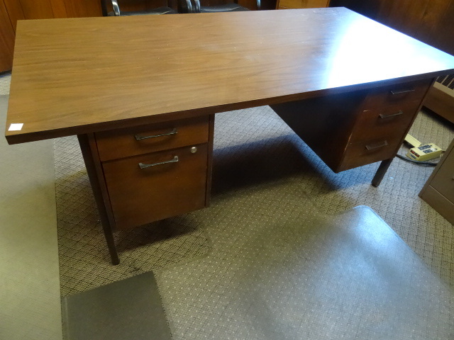 lot 66 image: Desk