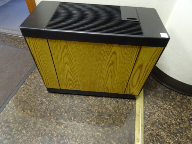 lot 72 image: Humidifier