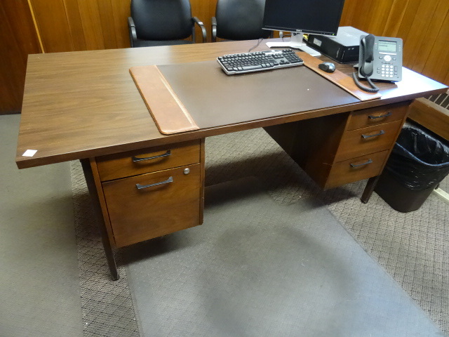 lot 74 image: Desk