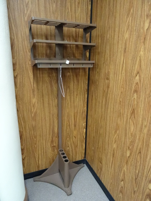 lot 89 image: Coat Rack