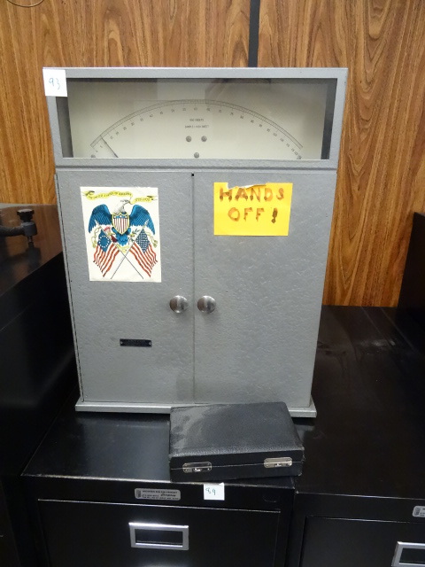 lot 93 image: Paper Scale