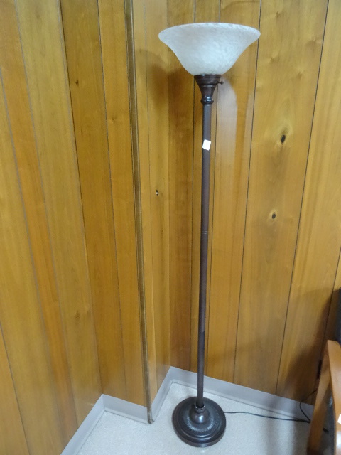 lot 99 image: Floor Lamp