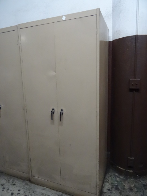 lot 104 image: Metal Cabinet