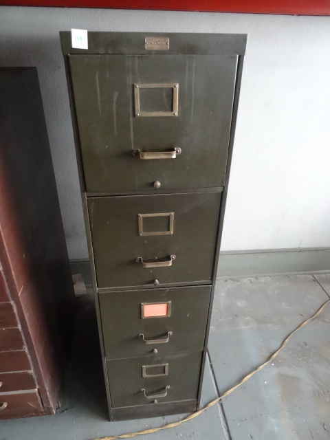 lot 119 image: File Cabinet