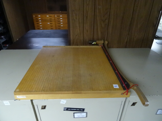 lot 150 image: Paper Cutter