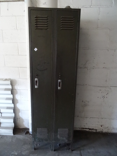 lot 162 image: Locker Unit