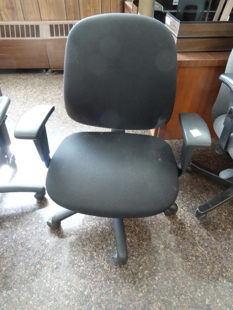 lot 169 image: Chair
