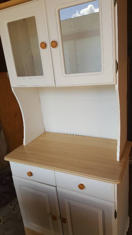 lot 3 image: White cupboard with glass top.