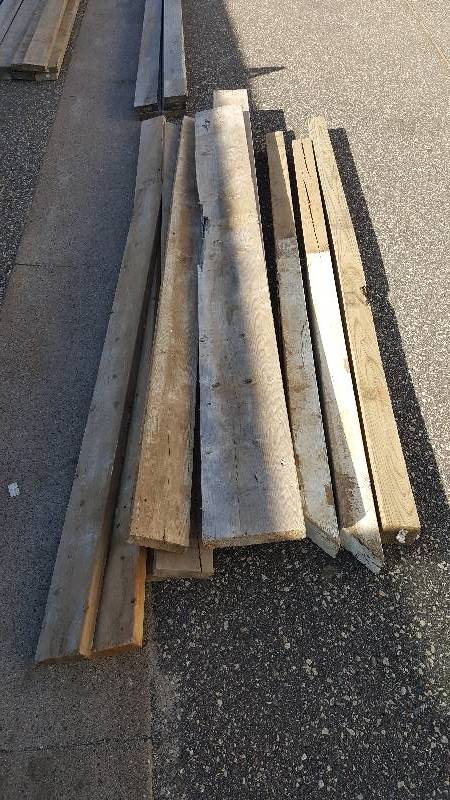 lot 13 image: Misc strips of wood about 10 pieces