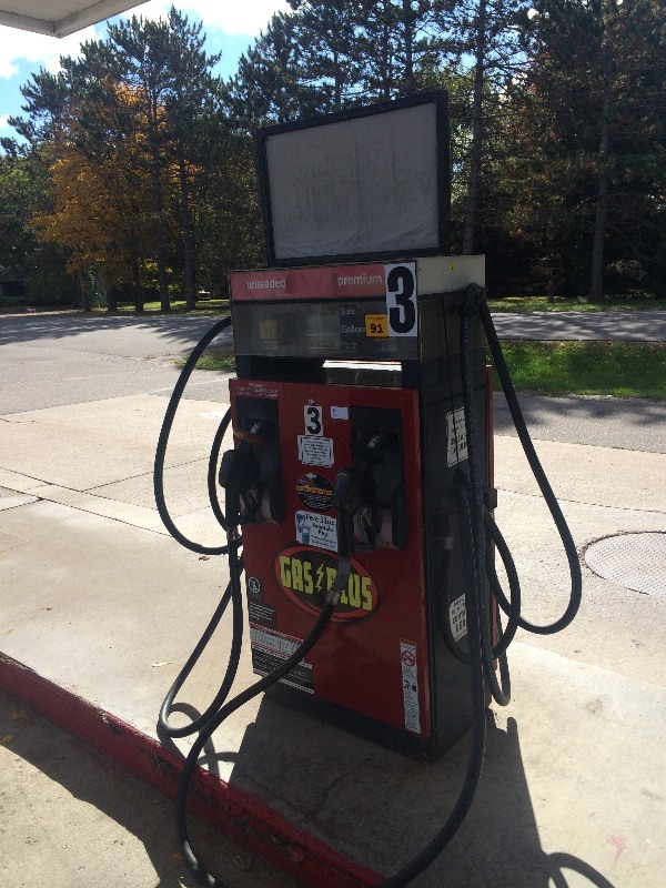 lot 2 image: Wayne Gas Pump #3&4  Works   2 products