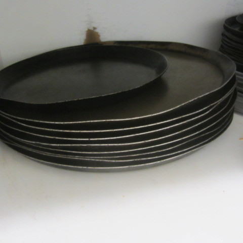 lot 55 image: Pizza Pans & Servers