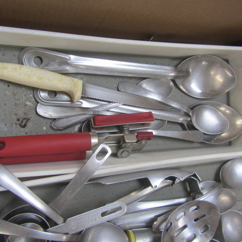 lot 58 image: Utensils