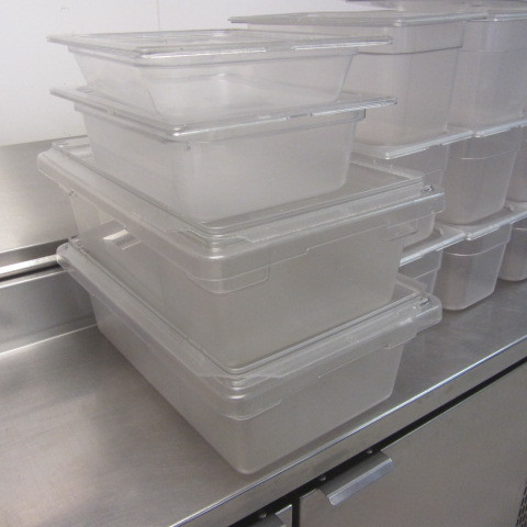 lot 61 image: Cambro & Rubbermaid Storage
