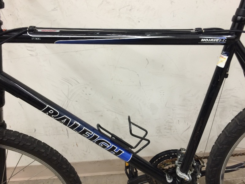 lot 11 image: Bicycle - Raieigh Mojave 20
