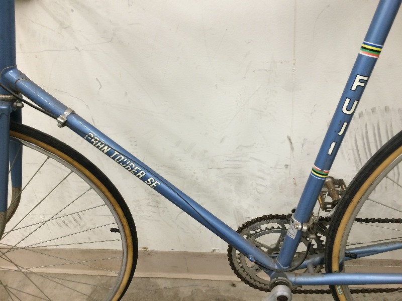 lot 16 image: Bicycle - FUJI Gran Tourer SF