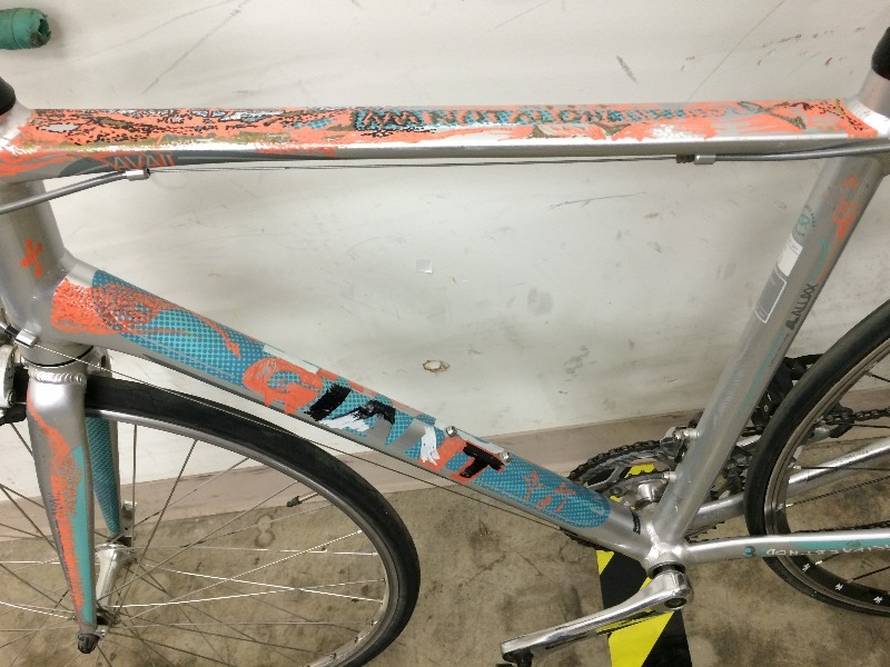 lot 42 image: Bicycle - Giant Alldox