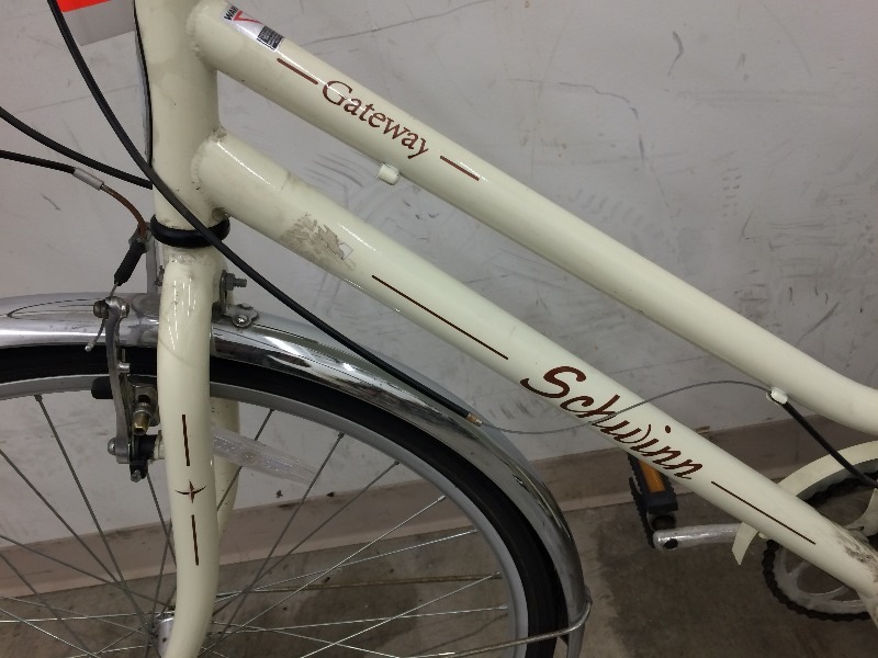 lot 47 image: Bicycle - Schwinn  Gateway