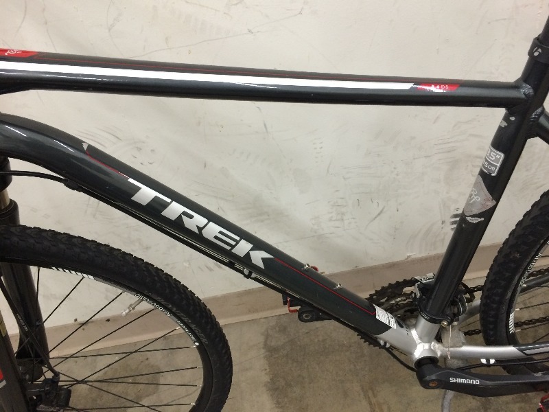 lot 59 image: Bicycle - Trek 8.4 DS  19.5