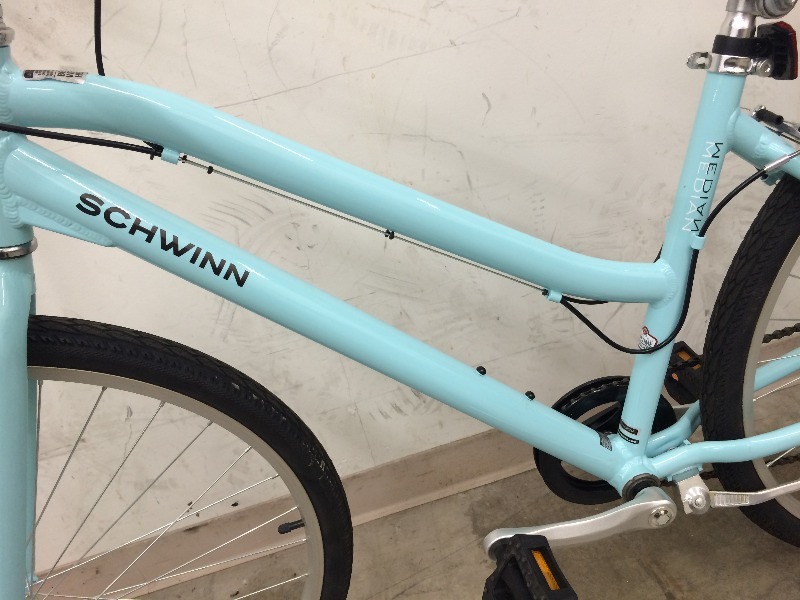 lot 84 image: Bicycle - Schwinn  Median