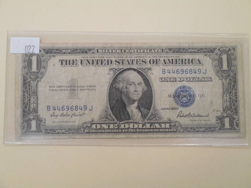 1935 F - One Dollar, $1.00 Silver C...