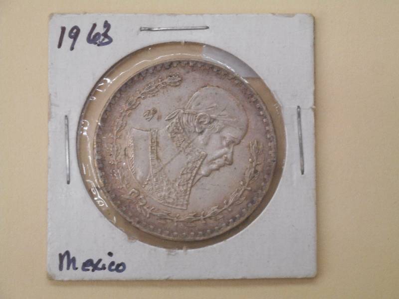 1963 oM - Mexico Un Peso - EF Grade...