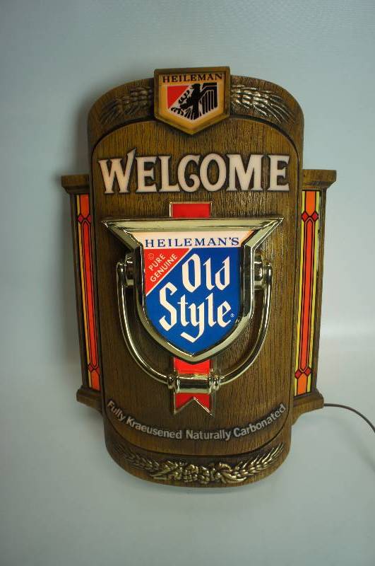 Heileman's Old Style Lighted Beer Sign Works