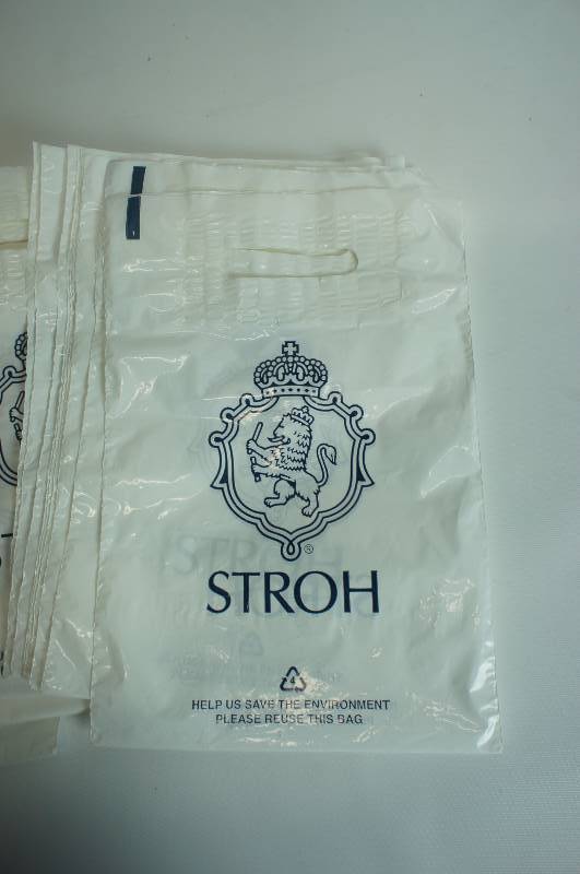 lot 88 image: Pile of Strohs beer litter bags