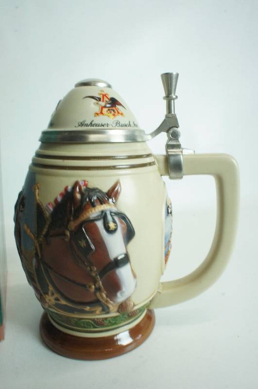 lot 189 image: Anheuser-Busch 2001 Membership Living The Legacy Stein
