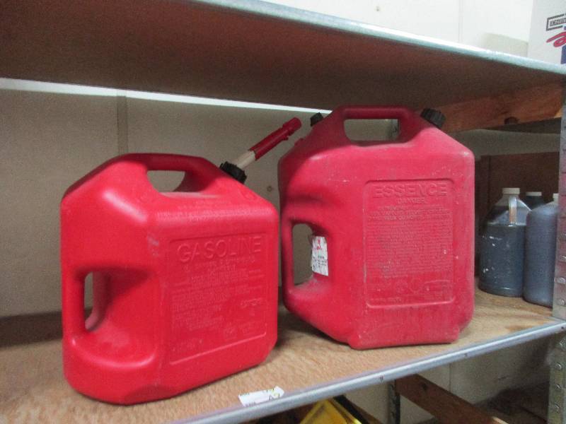 2 gas cans