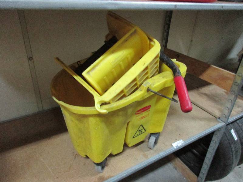 Mop bucket