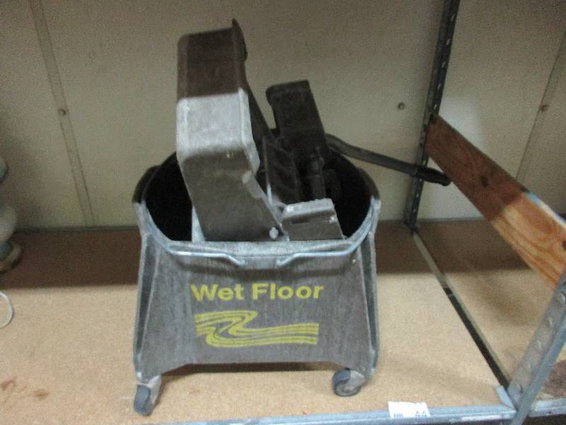 Mop bucket