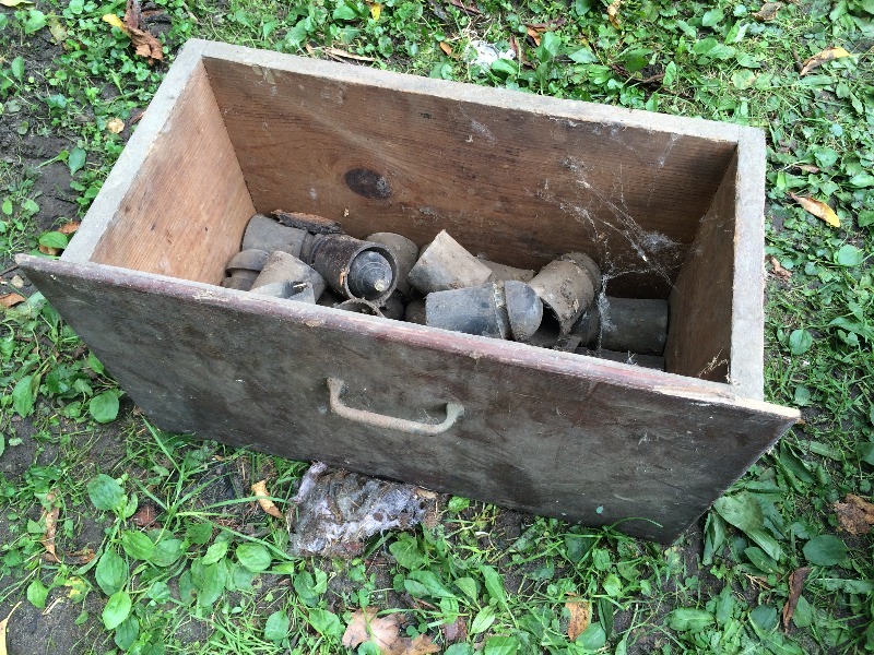 Power Isolators - made of rubber    box lot