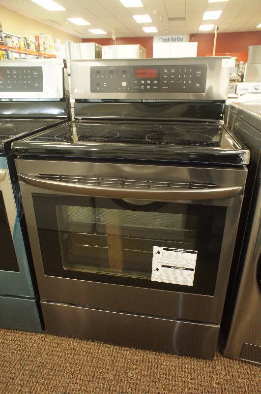 lot 4 image: NEW - LG LRE3083BD 30 Black Stainless Steel Electric Smooth-top Range - Convection Oven